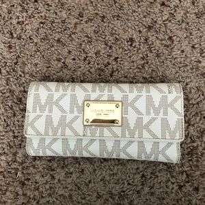Michael Kors Jet Set Checkbook Wallet Vanilla MK